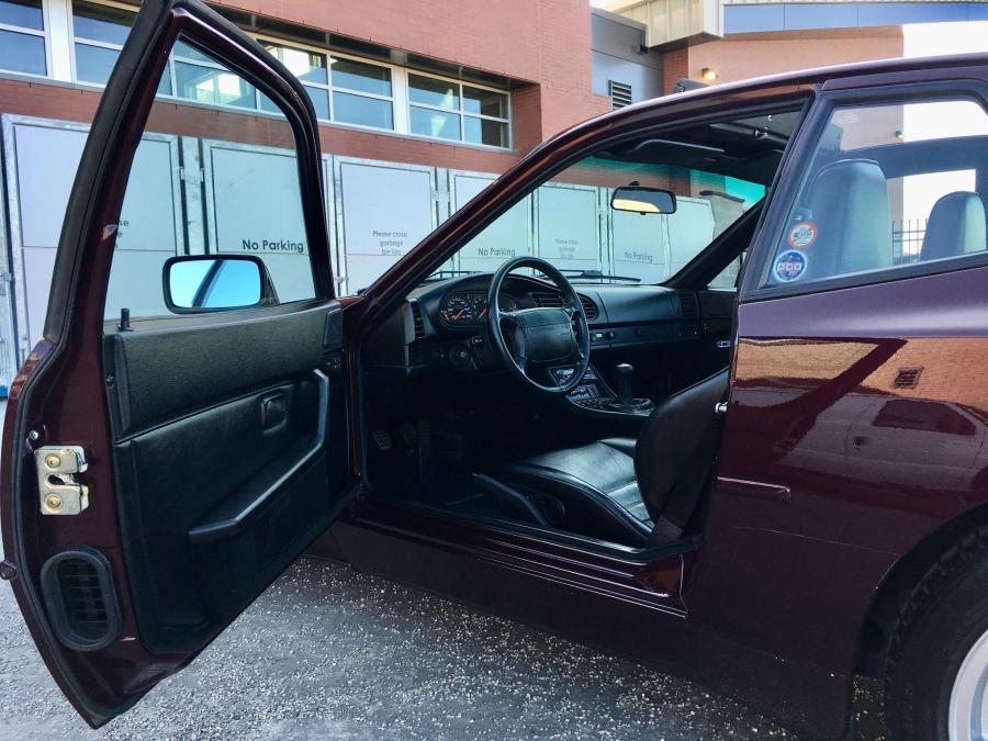 Моторный отсек Porsche 944 S2 Red Pearl 1990 года  (фото 39 из 86)
